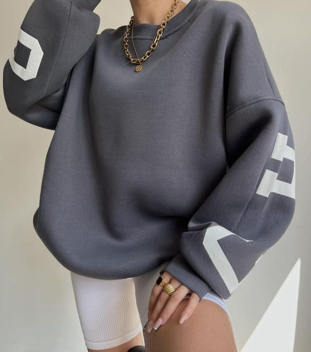 DINA - Übergroßes Sweatshirt