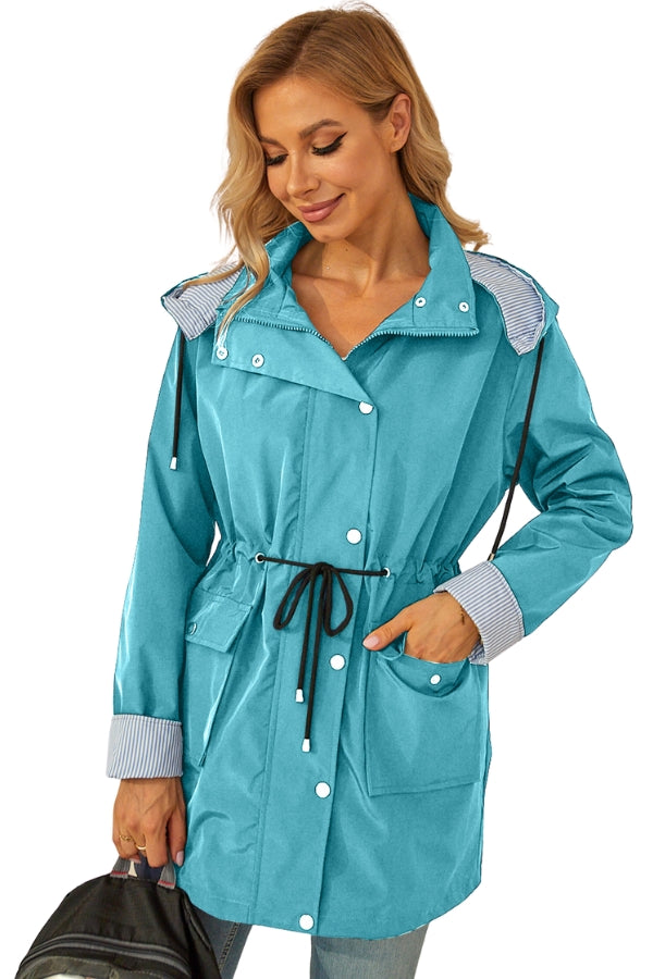 Wasserabweisende, gestreifte Windbreaker-Regenjacke mit Kapuze